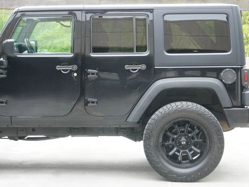 Used 2016 Jeep Wrangler Unlimited Sport w/ Quick Order Package 24S AWD/4WD image 33