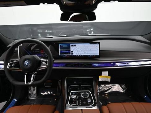 New 2026 BMW i7 xDrive60 w/ Executive Package AWD/4WD image 14