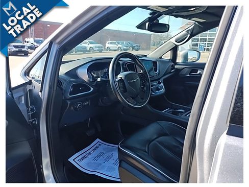 Used 2021 Chrysler Pacifica Limited w/ S Appearance Package image 21
