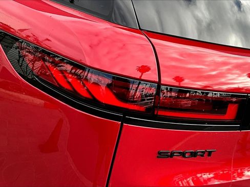 Used 2025 Land Rover Range Rover Sport SE image 29