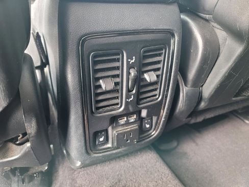 Used 2018 Dodge Durango GT image 32