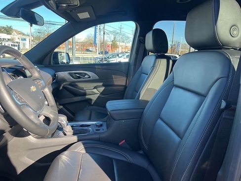 Used 2023 Chevrolet Traverse LT image 26