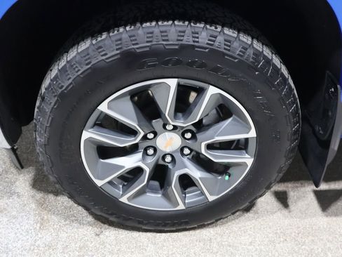 Used 2025 Chevrolet Silverado 1500 LT image 10