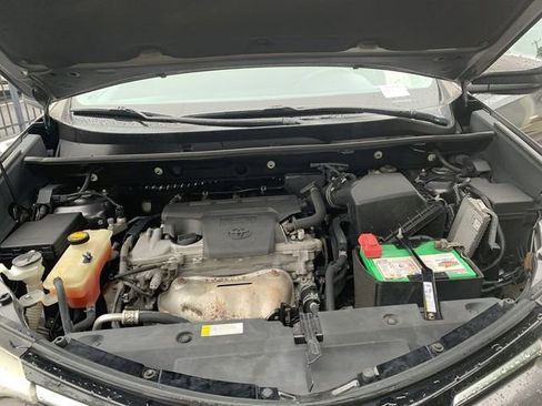 Used 2017 Toyota RAV4 LE w/ Carpet Mat Package AWD/4WD image 16