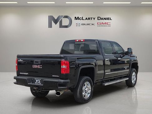 Used 2018 GMC Sierra 3500 Denali w/ Duramax Plus Package AWD/4WD image 5