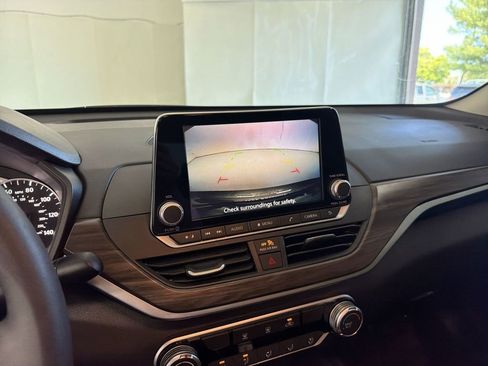 Certified 2025 Nissan Altima 2.5 SV FWD image 24