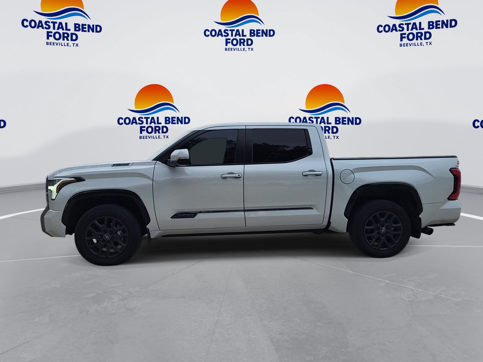 Used 2025 Toyota Tundra Platinum AWD/4WD image 5