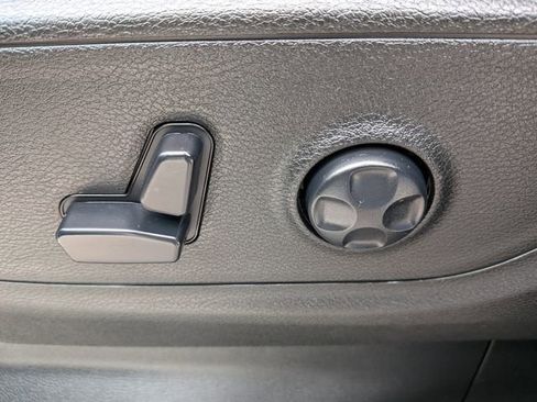 Used 2020 RAM 1500 Big Horn RWD image 19