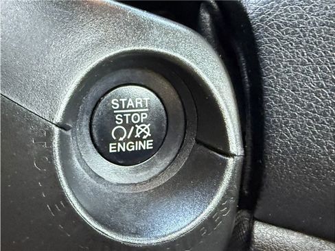 Used 2020 Jeep Renegade Altitude image 34