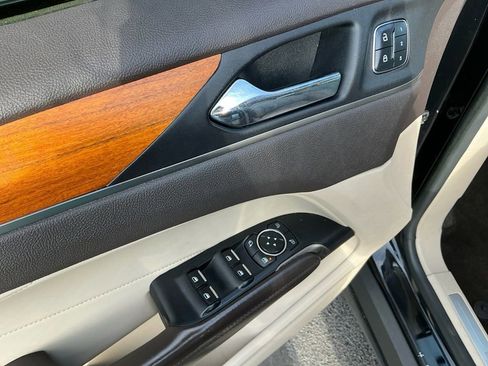 Used 2017 Lincoln MKC Select w/ Select Plus Package FWD image 16