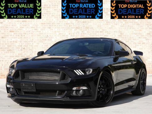 Used 2017 Ford Mustang GT w/ Black Accent Package RWD image 3
