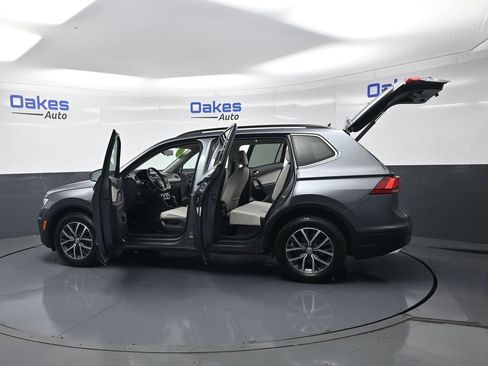 Used 2019 Volkswagen Tiguan SE w/ Panoramic Sunroof Package AWD/4WD image 59