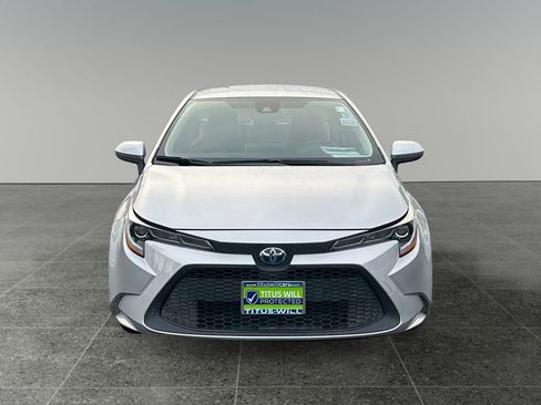 Used 2021 Toyota Corolla LE image 2