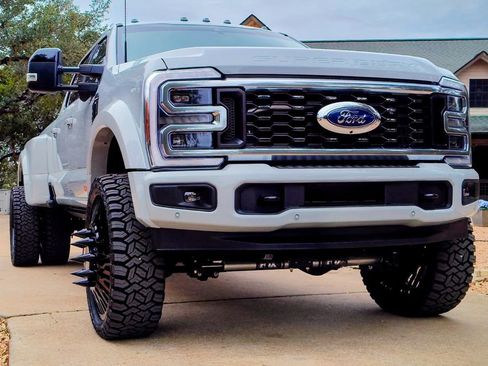 Used 2025 Ford F450 Platinum w/ FX4 Off-Road Package image 10