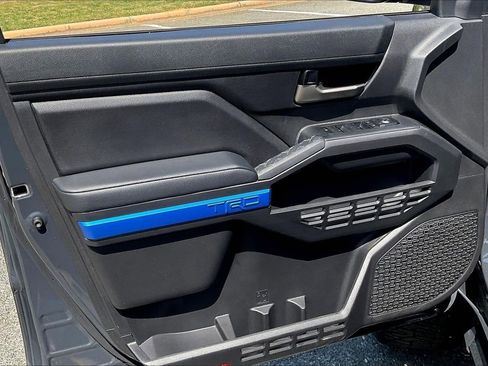 Used 2024 Toyota Tacoma TRD Sport image 27