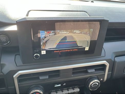 Used 2025 Toyota Tacoma SR image 31