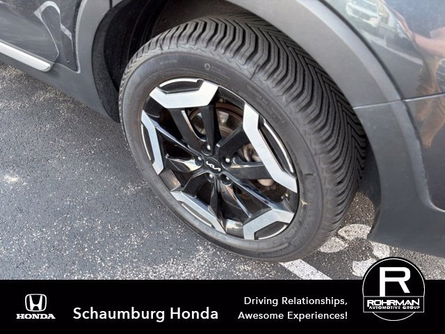 Used 2023 Kia Telluride EX w/ EX Captain's Chair Package AWD/4WD image 6