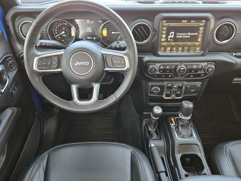 Used 2022 Jeep Wrangler Unlimited Sahara w/ Cold Weather Group AWD/4WD image 30