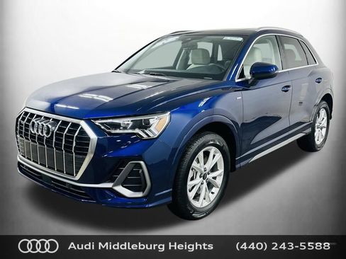 Certified 2025 Audi Q3 2.0T Premium w/ Convenience Package image 3