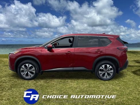Used 2023 Nissan Rogue SV image 3