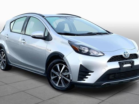 Used 2019 Toyota Prius C image 2