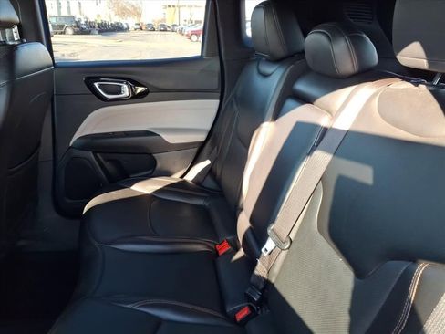 Used 2023 Jeep Compass Limited image 12