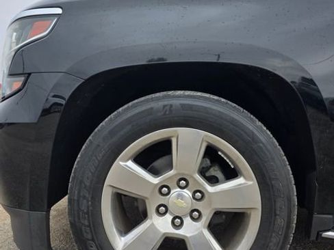 Used 2017 Chevrolet Suburban Premier AWD/4WD image 10