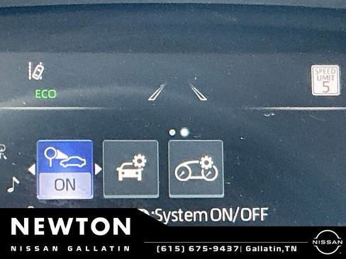 Used 2021 Toyota Highlander XLE FWD image 17