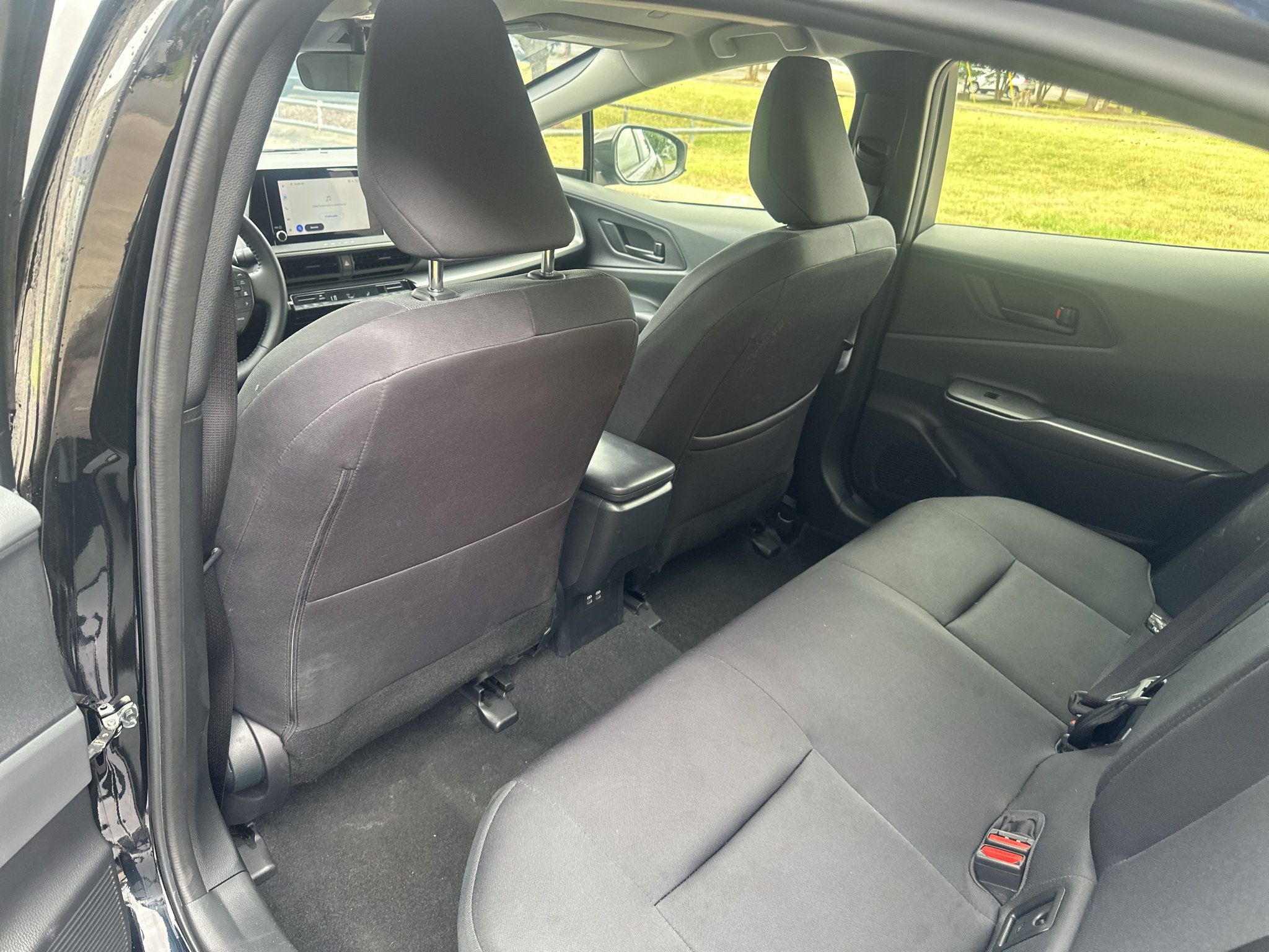 Used 2025 Toyota Prius LE FWD image 15
