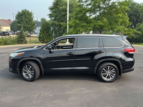 Used 2018 Toyota Highlander XLE AWD/4WD image 21