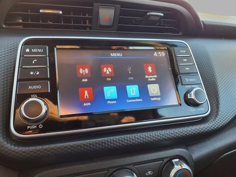 Certified 2025 Nissan Kicks Play S image 5