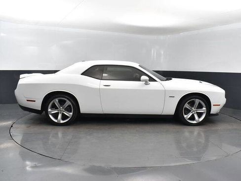 Used 2018 Dodge Challenger R/T image 18