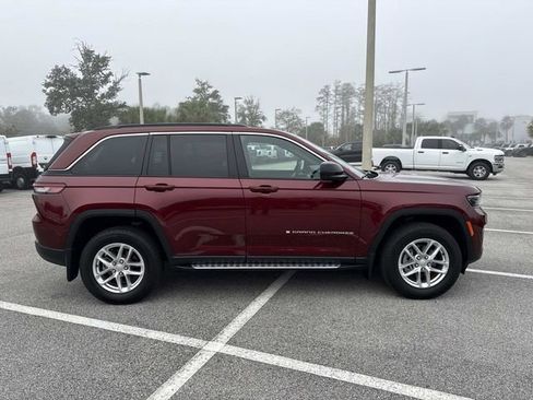 Used 2025 Jeep Grand Cherokee Laredo X image 2