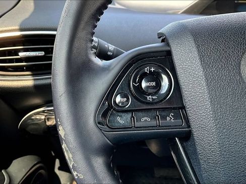 Used 2020 Toyota Prius XLE AWD/4WD image 11