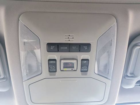 Used 2022 Toyota RAV4 XLE w/ Convenience Package AWD/4WD image 29