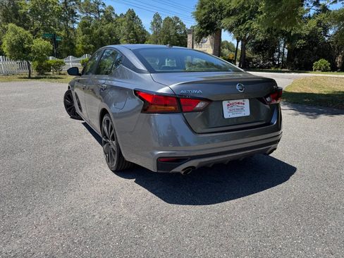 Used 2019 Nissan Altima 2.5 SR FWD image 32