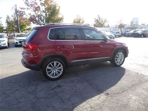Used 2016 Volkswagen Tiguan SE image 6