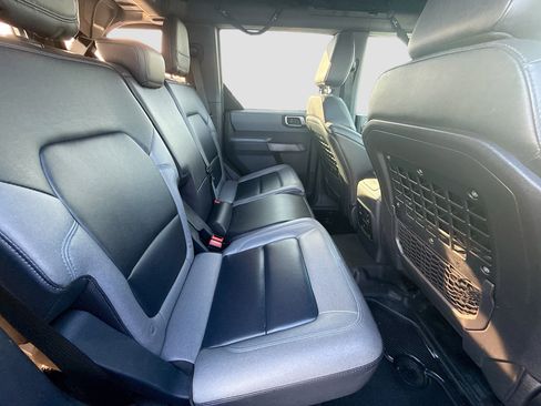 Used 2022 Ford Bronco Black Diamond image 25