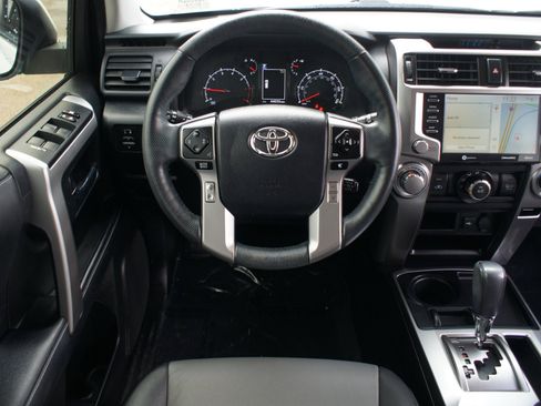 Used 2023 Toyota 4Runner SR5 Premium image 5