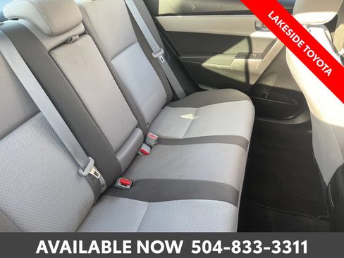 Used 2018 Toyota Corolla LE FWD image 18