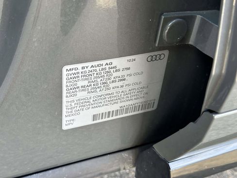 Used 2025 Audi Q5 2.0T Premium image 12