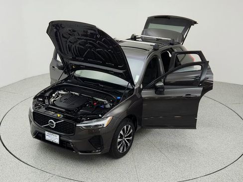 New 2025 Volvo XC60 B5 Core w/ Protection Package Premier image 39