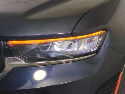 Used 2023 Jeep Grand Cherokee Limited w/ Luxury Tech Group II image 10