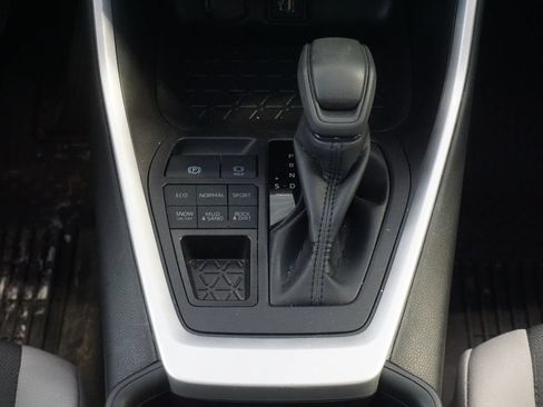 Used 2025 Toyota RAV4 XLE w/ Convenience Package AWD/4WD image 28
