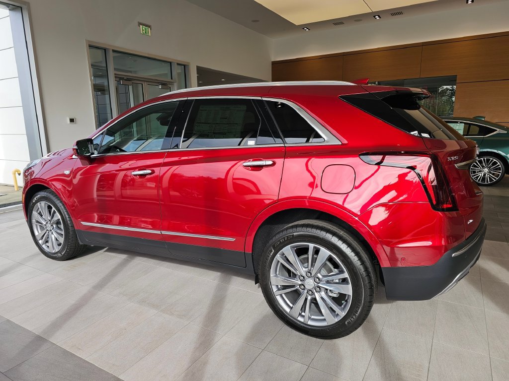 New 2026 Cadillac XT5 Premium Luxury w/ Driver Assist Package AWD/4WD image 3