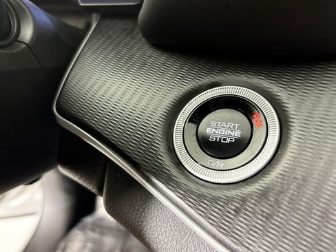 Used 2025 Jeep Grand Cherokee L Laredo image 22