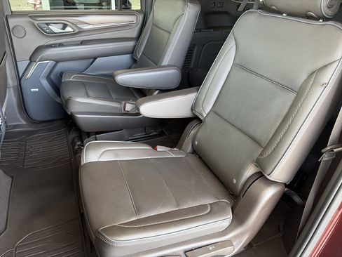 Used 2022 GMC Yukon XL Denali AWD/4WD image 11
