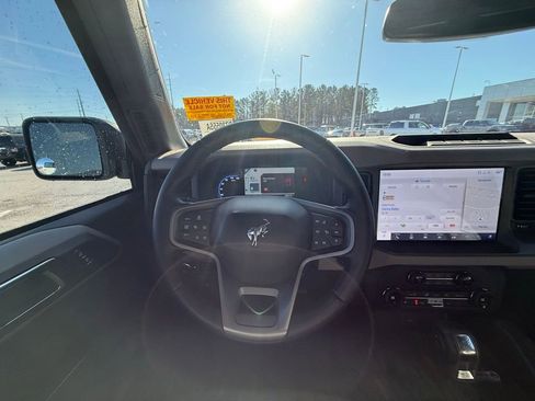 Used 2024 Ford Bronco Wildtrak image 14