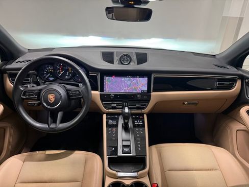 Certified 2023 Porsche Macan AWD/4WD image 14