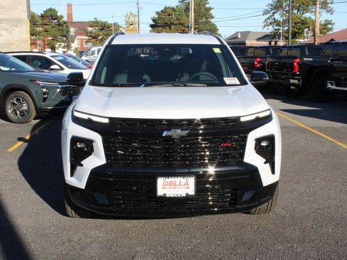 New 2026 Chevrolet Traverse RS image 2